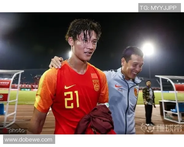 如何在朋友圈分享足球球星照片和故事吸引好友互动与点赞