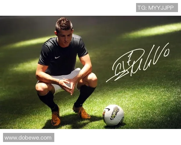 超高颜值球星帅哥高清壁纸大集合展现足球激情与魅力风采