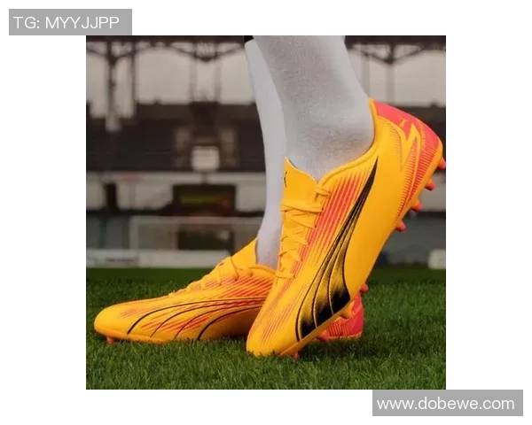 足球巨星低调现身潮流鞋店引发球迷热议购物细节成焦点